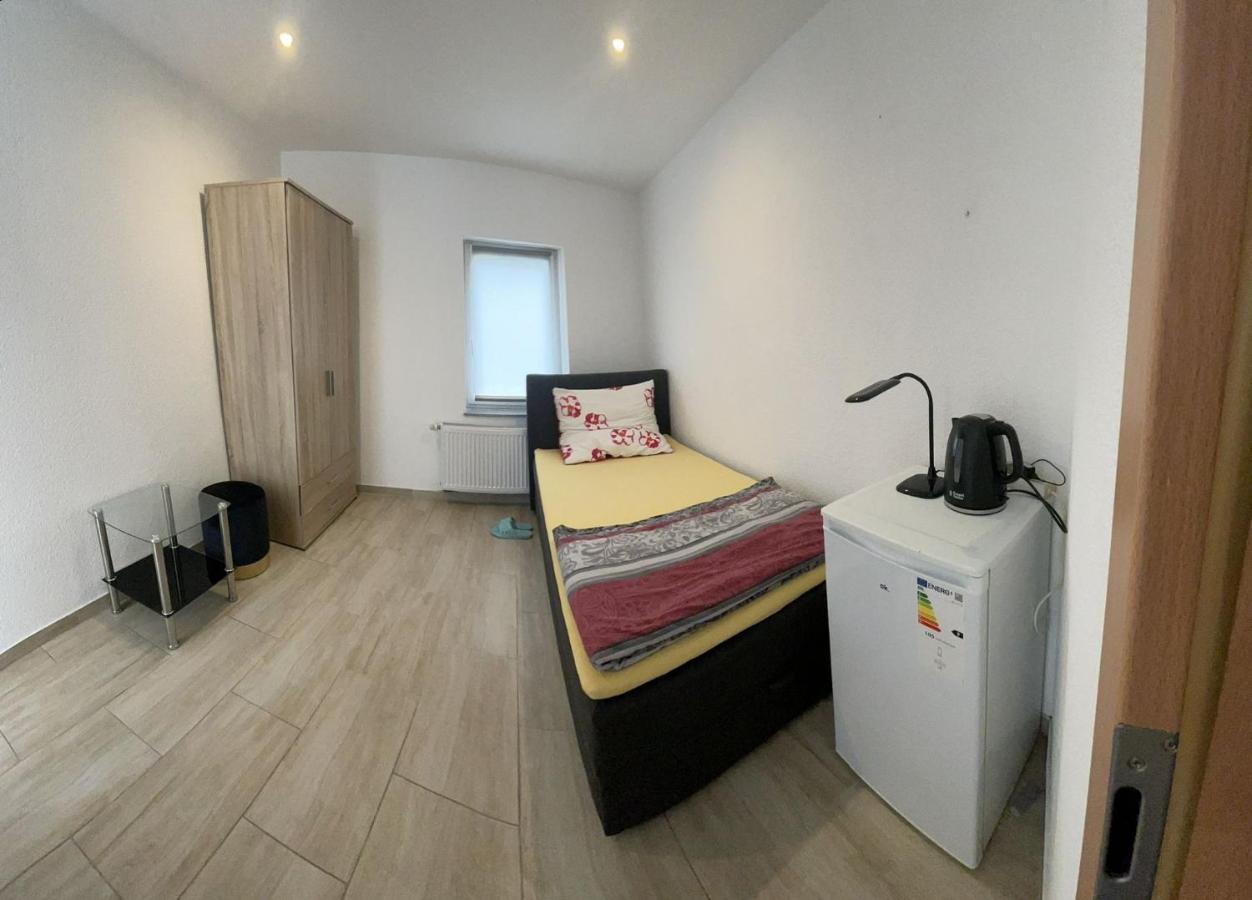 Schoenes Gemuetlicher Zimmer In Zentrum Ruesselsheim Exterior photo